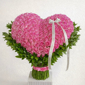 3D Pink Heart Stand