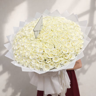 200 white roses bouquet