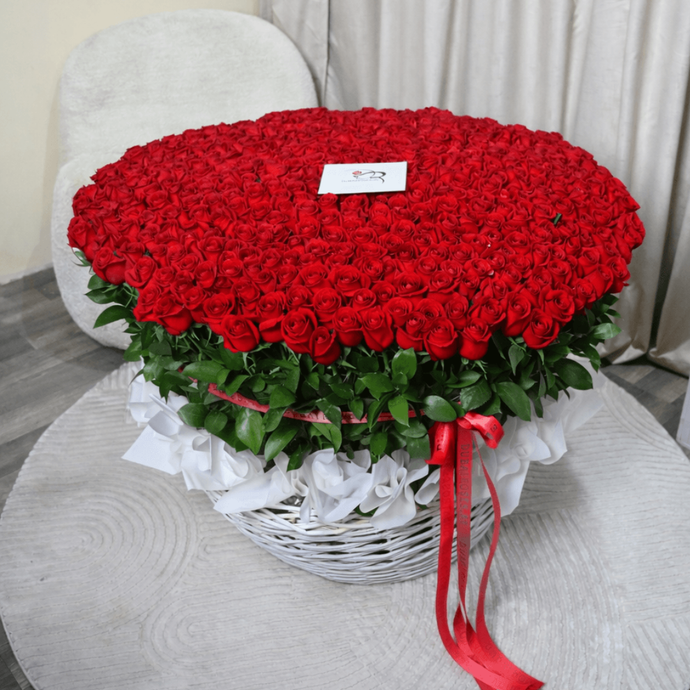 500 Count Roses 500 Premium Red Roses Basket | Ultimate Grand Romantic Gift – DUBAIROSES.AE