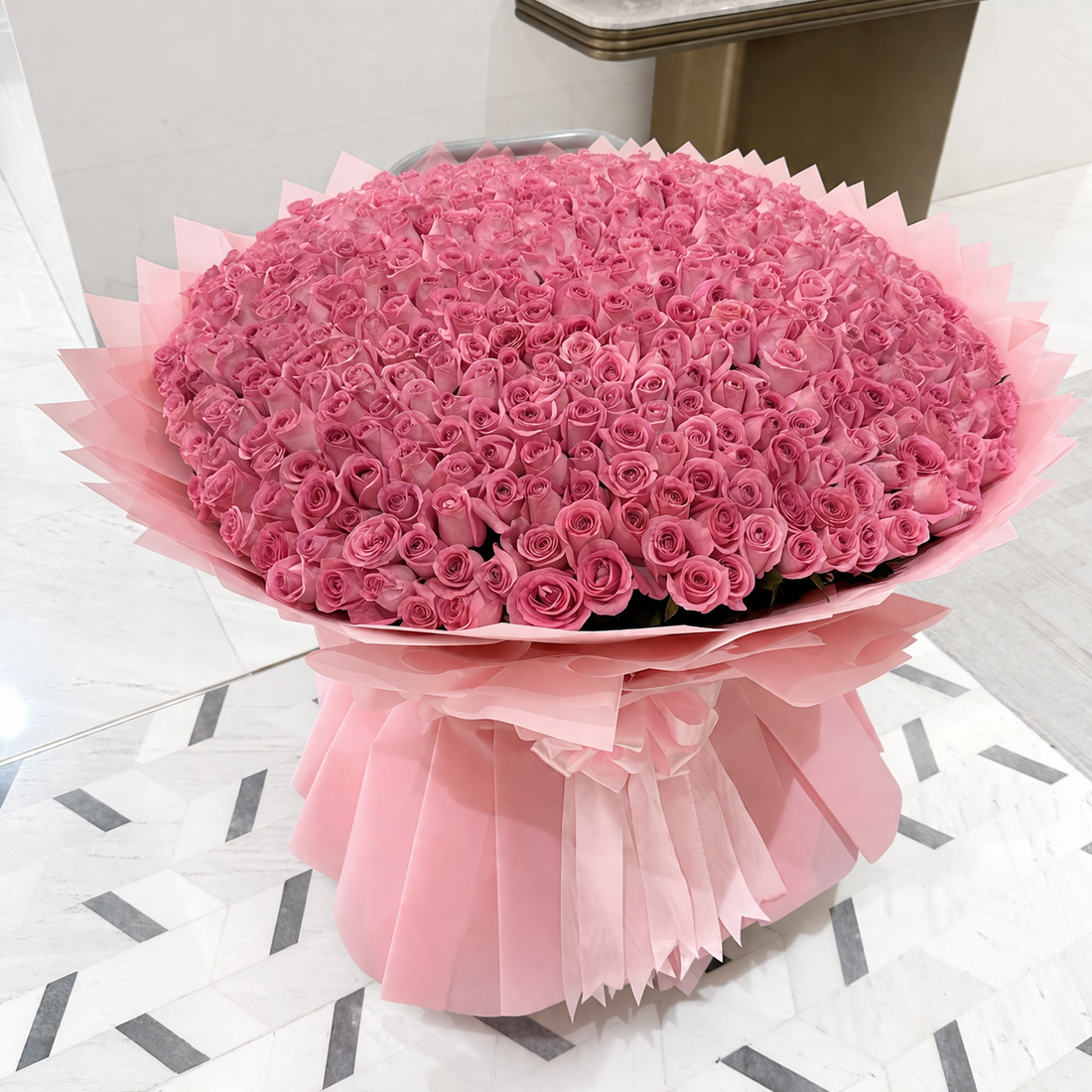 500 pink roses bouquet
