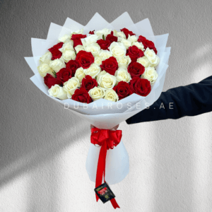 Red and White Roses Bouquet - Image 5