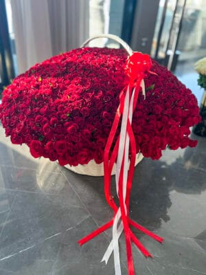 Red Roses in Basket - XXL - Image 2