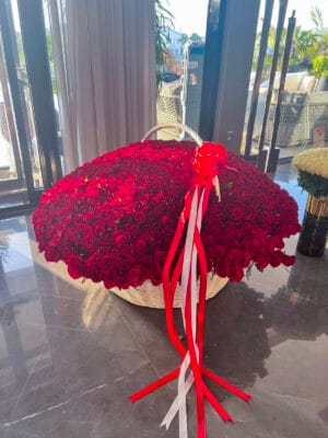 Red Roses in Basket - XXL - Image 4